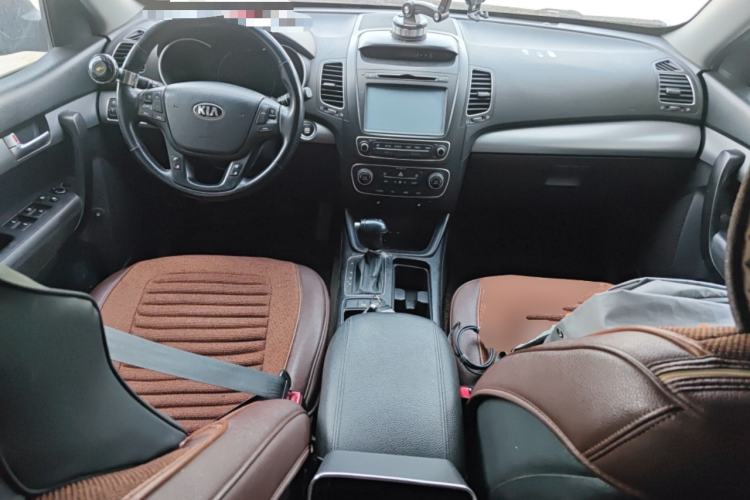 Used Kia Sorento  Center Console