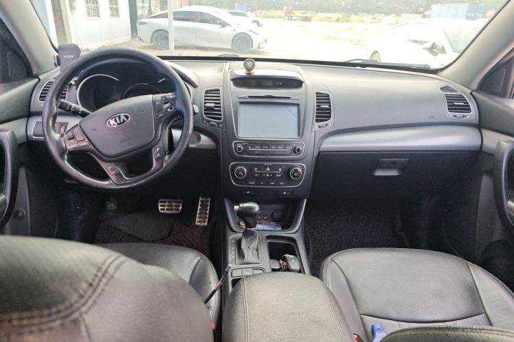 Used Kia Sorento 2013 2.4L 5-Seater Gasoline Supreme UVO Version China V Emission Standard Center Console