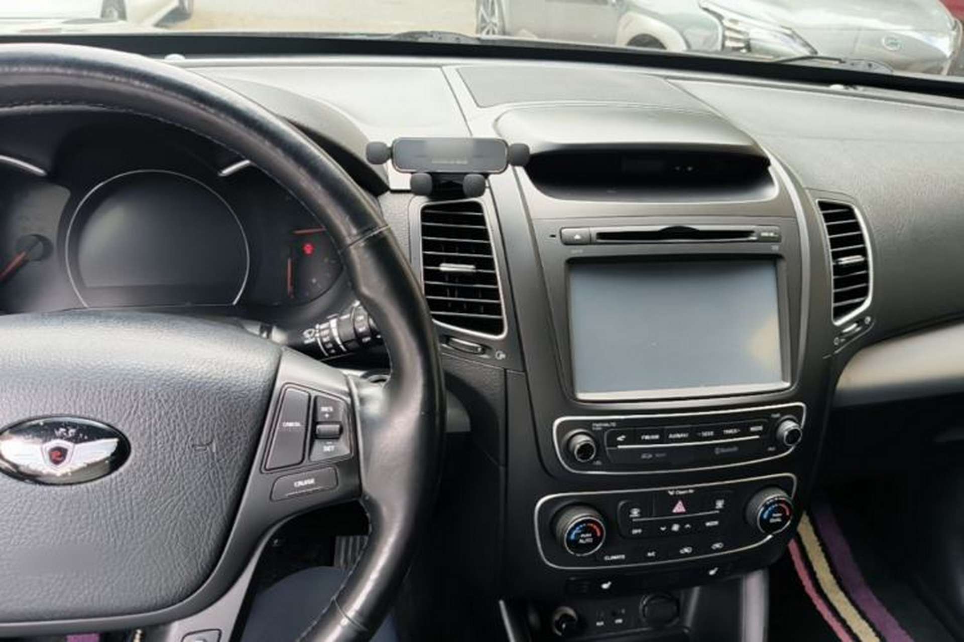 Used Kia Sorento 2013 2.4L 7-seat Gasoline Luxury Edition Center Console