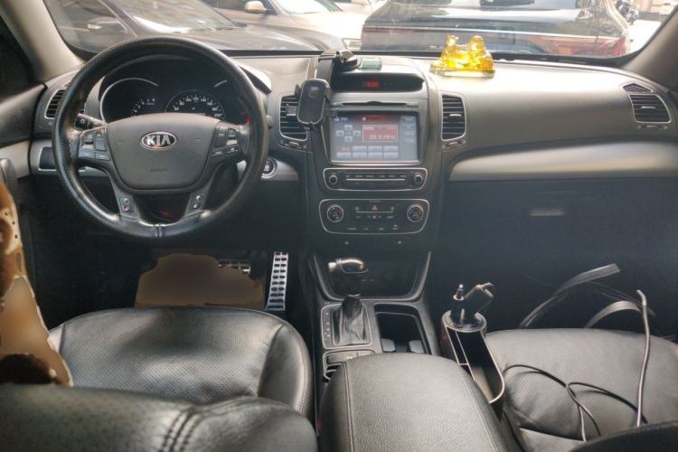 Used Kia Sorento 2013 2.4L 5-Seater Gasoline Supreme Edition China IV Standard Center Console