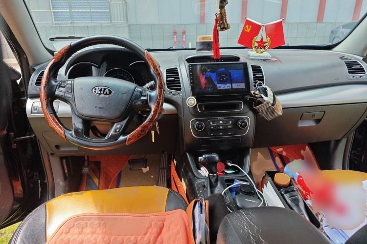Used Kia Sorento 2013 2.2T 5-Seater Diesel Comfort Edition Center Console
