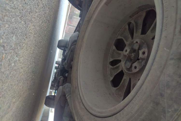 Used Kia Sorento 2013 2.4L 5-Seater Gasoline Comfort Version China IV Standard Chassis Rear