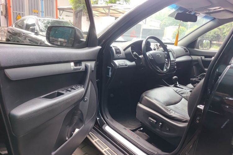 Used Kia Sorento 2013 2.2T 5-Seater Diesel Luxury Edition Driver Seat
