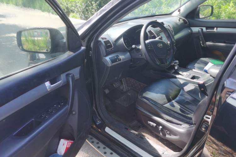 Used Kia Sorento 2013 2.4L 5-Seater Gasoline Supreme Edition China V Standard Driver Seat