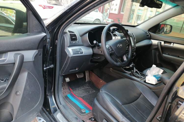 Used Kia Sorento 2013 2.2T 5-Seater Diesel Supreme Edition Driver Seat