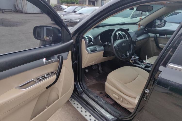 Used Kia Sorento 2013 2.4L 7-Seater Gasoline Supreme Edition Driver Seat