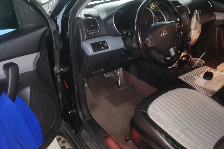 Used Kia Sorento 2013 2.4L 5-Seater Gasoline Supreme Edition Driver Seat