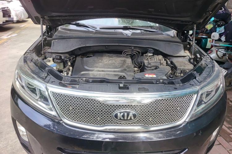 Used Kia Sorento 2013 2.2T 5-Seater Diesel Luxury Edition Engine Bay