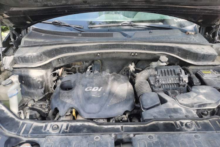 Used Kia Sorento 2013 2.4L 5-Seater Gasoline Supreme Edition China V Standard Engine Bay