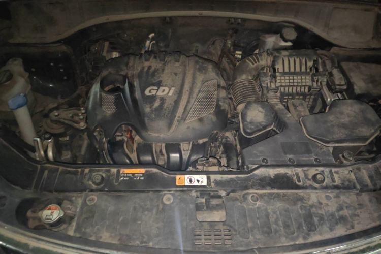 Used Kia Sorento 2013 2.4L 7-Seater Gasoline Luxury Version China IV Standard Engine Bay