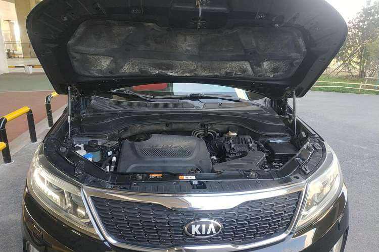 Used Kia Sorento 2013 2.2T 5-Seater Diesel Supreme Edition Engine Bay