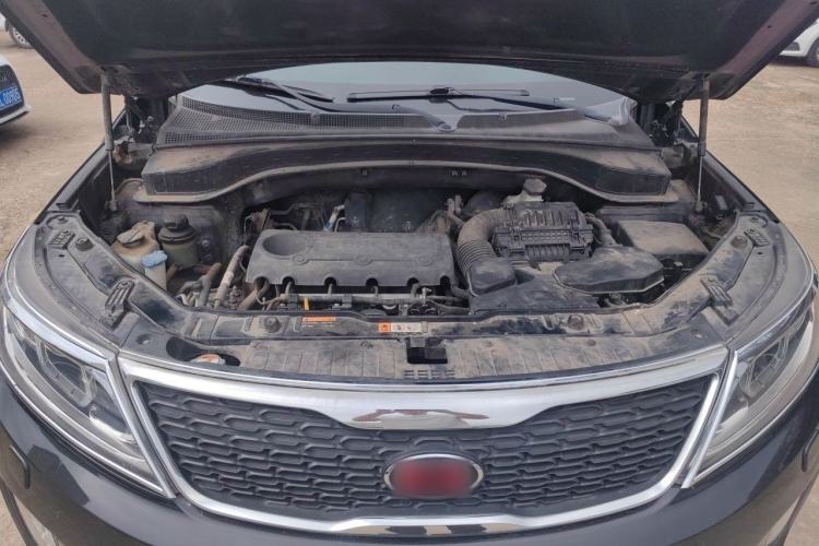 Used Kia Sorento 2013 2.4L 7-Seater Gasoline Supreme Edition Engine Bay