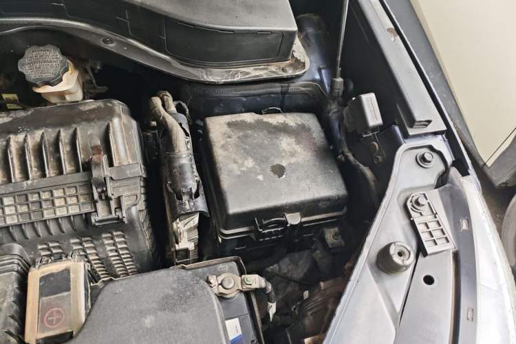 Used Kia Sorento 2013 2.4L 7-seat Gasoline Luxury Edition Engine Bay Left