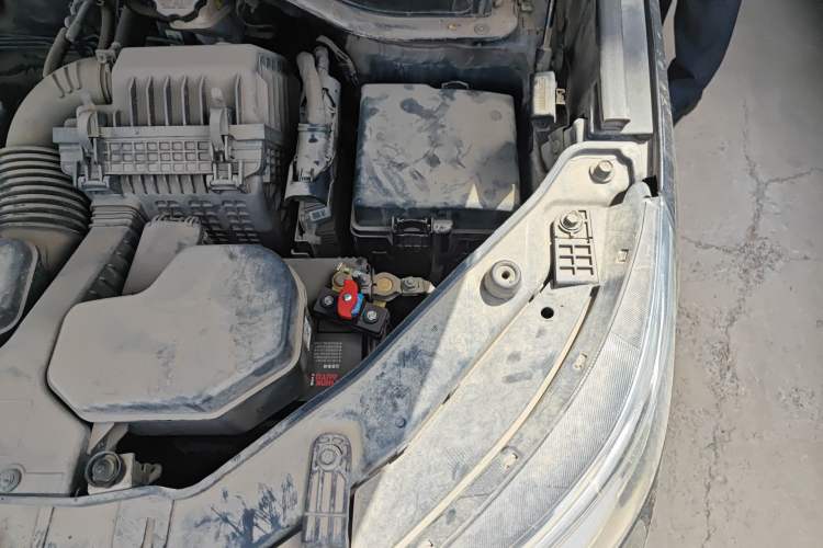 Used Kia Sorento  Engine Bay Left