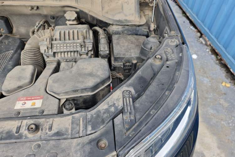 Used Kia Sorento 2013 2.4L 5-Seater Gasoline Supreme UVO Version China V Emission Standard Engine Bay Left