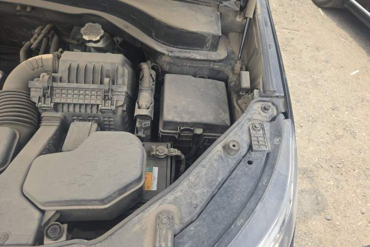 Used Kia Sorento 2013 2.4L 5-seat Gasoline Luxury Edition Engine Bay Left