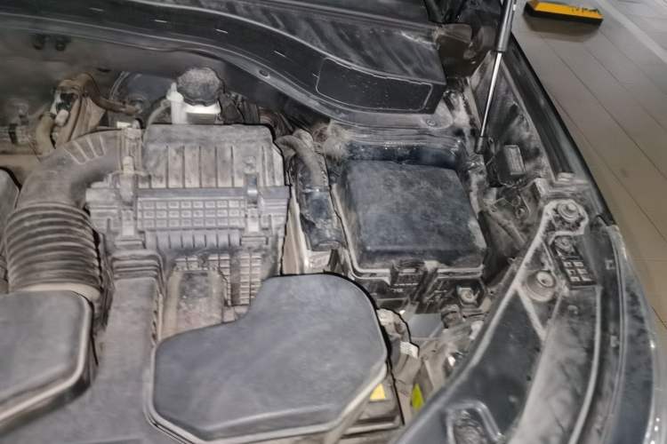 Used Kia Sorento 2013 2.4L 5-Seater Gasoline Supreme Edition Engine Bay Left