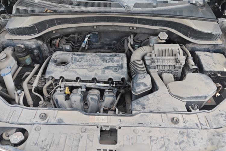 Used Kia Sorento  Engine Bay