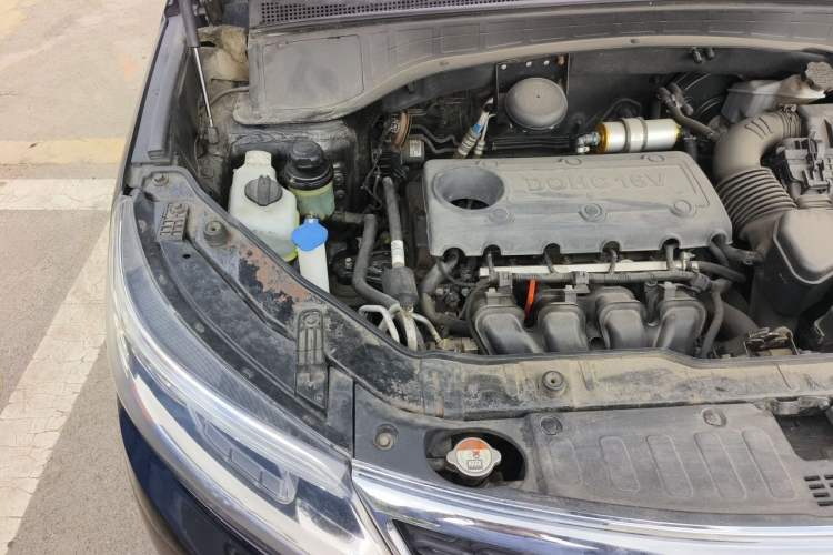 Used Kia Sorento 2013 2.4L 5-seat Gasoline Luxury Edition Engine Bay Right