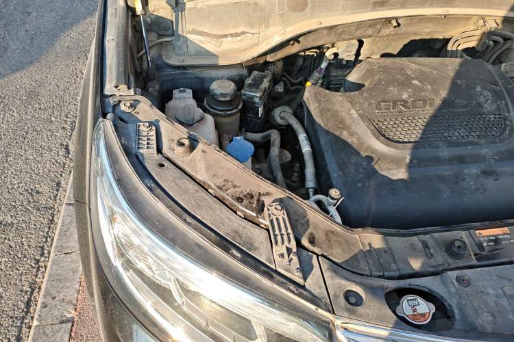 Used Kia Sorento 2013 2.2T 7-seat Diesel Luxury Edition Engine Bay Right