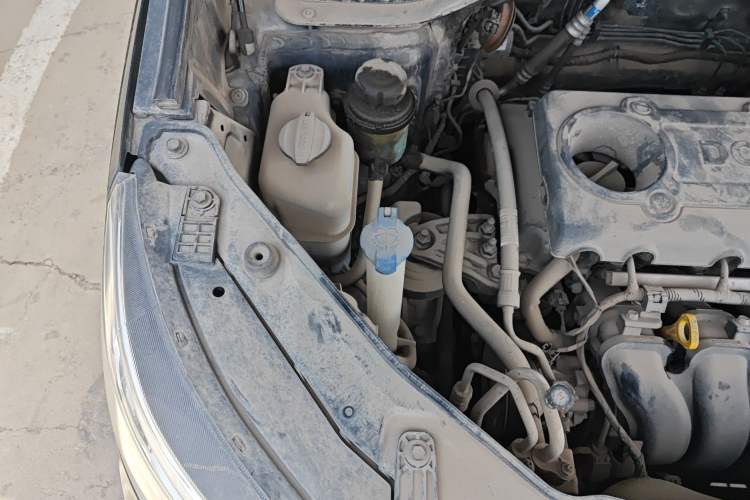 Used Kia Sorento  Engine Bay Right