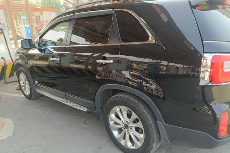Used Kia Sorento 2013 2.4L 7-Seater Gasoline Luxury Version China IV Standard Exterior 3
