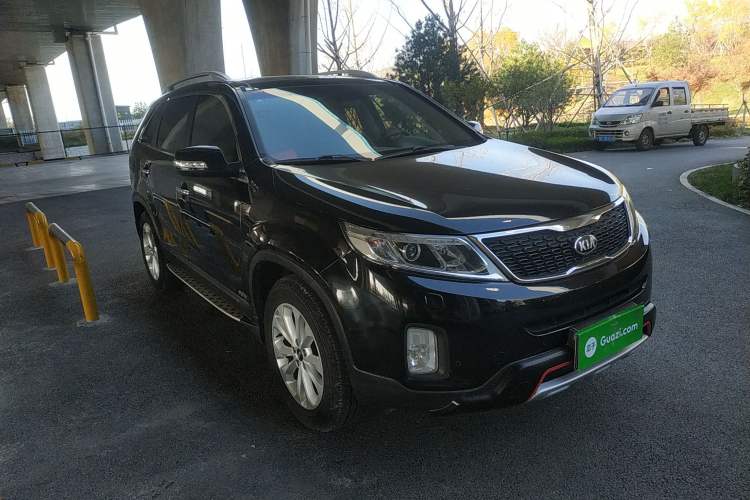 Used Kia Sorento 2013 2.2T 5-Seater Diesel Supreme Edition Front Right 45 Deg