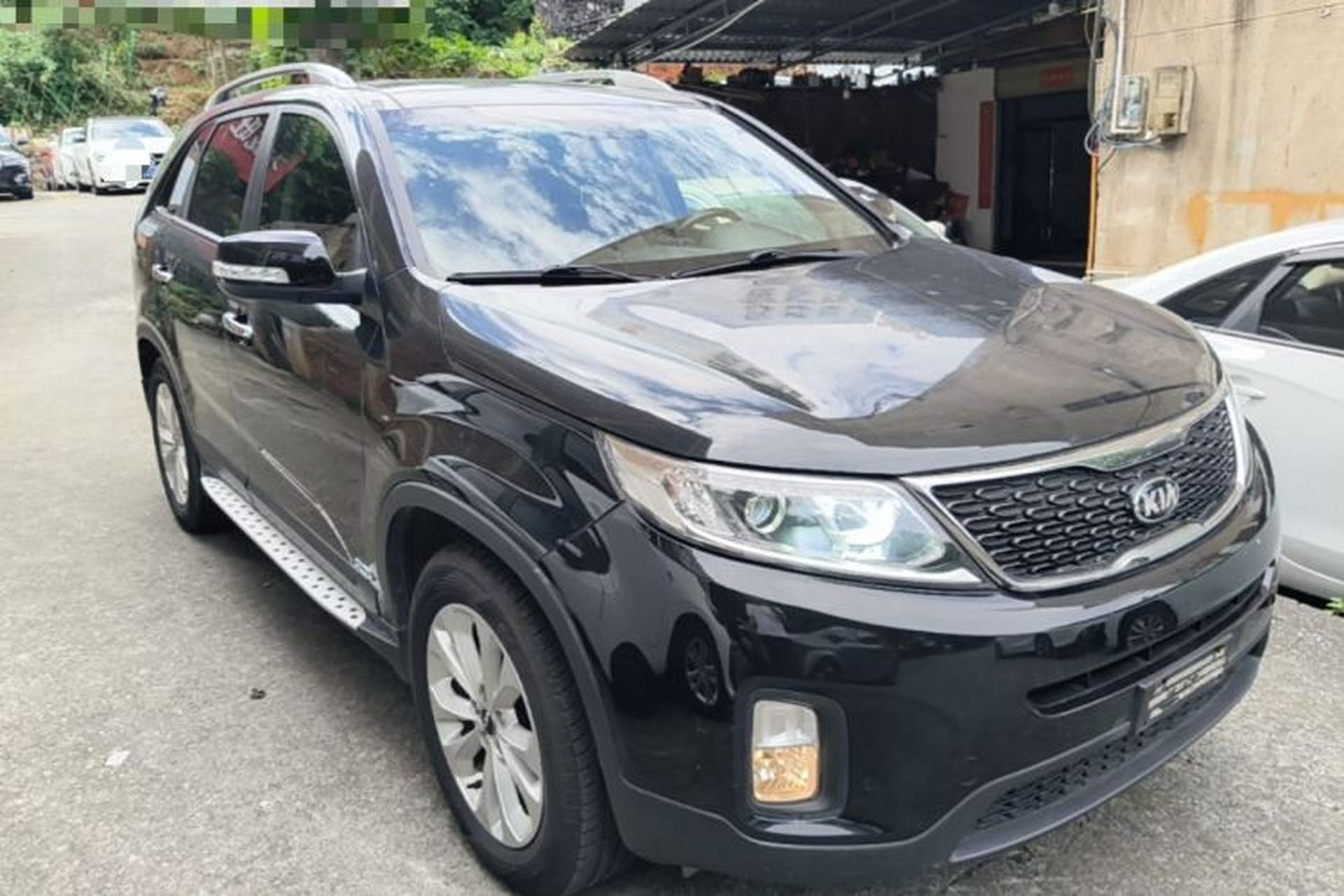 Used Kia Sorento 2013 2.4L 7-seat Gasoline Luxury Edition Front Right 45 Deg