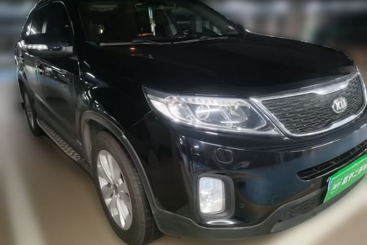 Used Kia Sorento 2013 2.4L 5-Seater Gasoline Supreme Edition Front Right 45 Deg