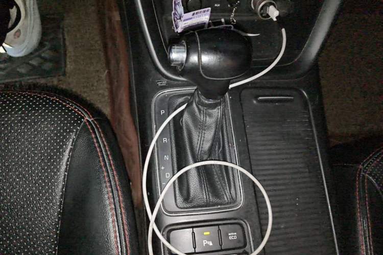 Used Kia Sorento 2013 2.4L 7-Seater Gasoline Comfort Edition China V Standard Gear Lever