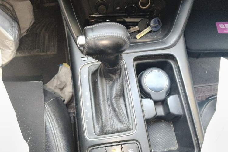 Used Kia Sorento 2013 2.4L 7-Seater Gasoline Luxury Edition China V Standard Gear Lever