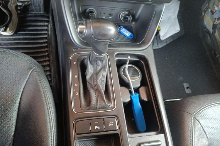 Used Kia Sorento 2013 2.4L 7-Seater Gasoline Luxury Version China IV Standard Gear Lever