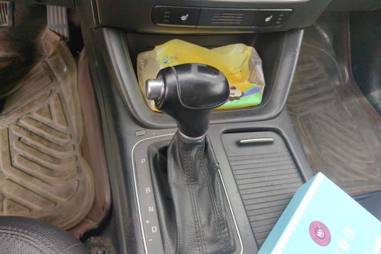 Used Kia Sorento 2013 2.4L 5-seat Gasoline Luxury Edition Gear Lever