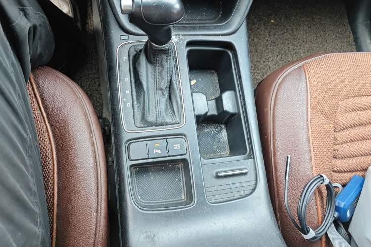 Used Kia Sorento  Gear Lever