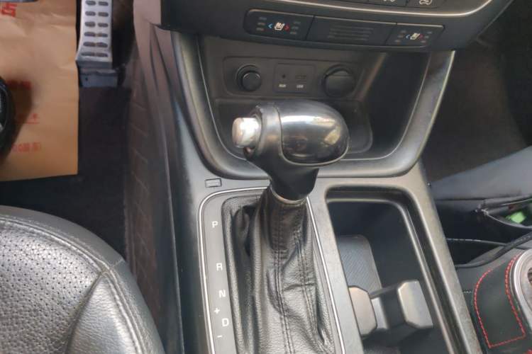 Used Kia Sorento 2013 2.4L 5-Seater Gasoline Supreme Edition China IV Standard Gear Lever