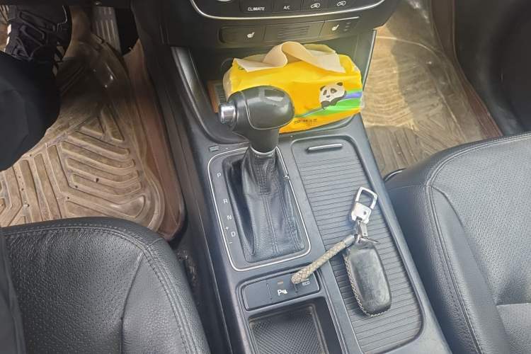 Used Kia Sorento 2013 2.4L 5-seat Gasoline Luxury Edition Gear Lever