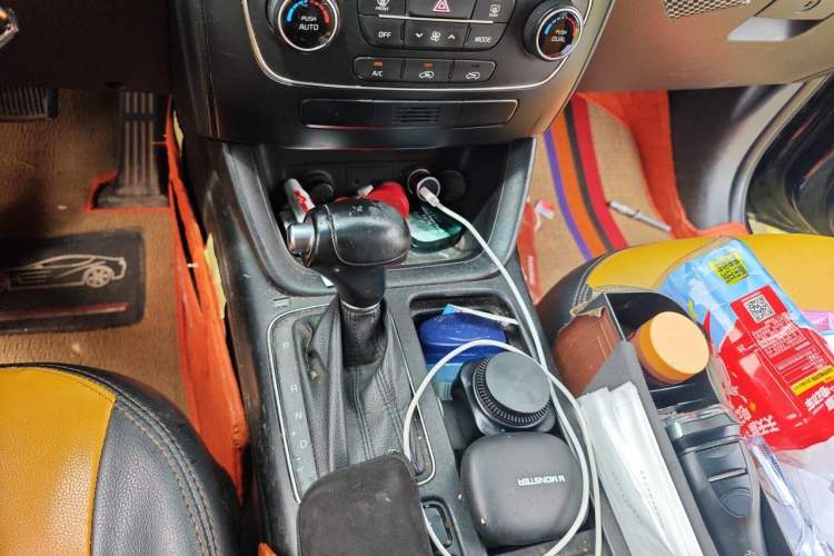 Used Kia Sorento 2013 2.2T 5-Seater Diesel Comfort Edition Gear Lever