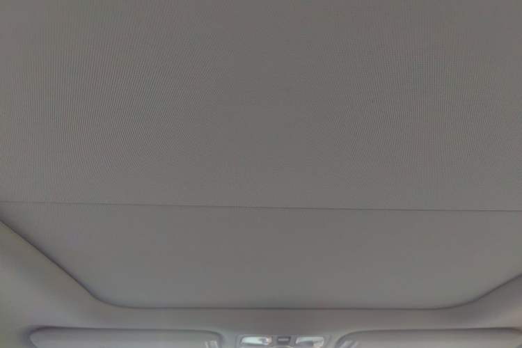 Used Kia Sorento 2013 2.4L 5-Seater Gasoline Comfort Version China IV Standard Headliner