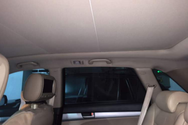 Used Kia Sorento 2013 2.4L 7-Seater Gasoline Comfort Version China IV Standard Headliner