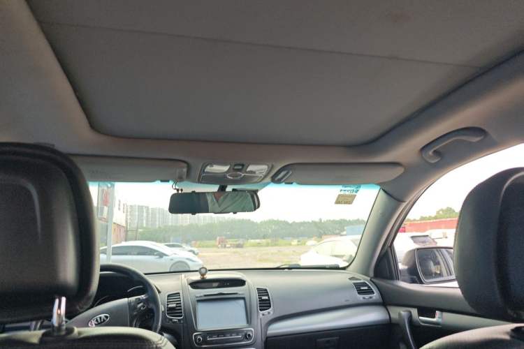 Used Kia Sorento 2013 2.4L 5-Seater Gasoline Supreme UVO Version China V Emission Standard Headliner