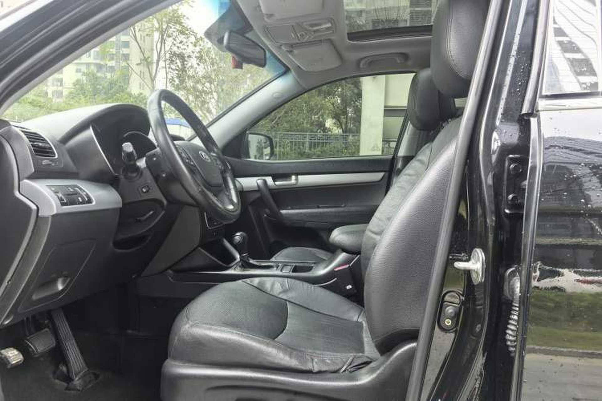Used Kia Sorento 2013 2.4L 5-seat Gasoline Luxury Edition Interior 1