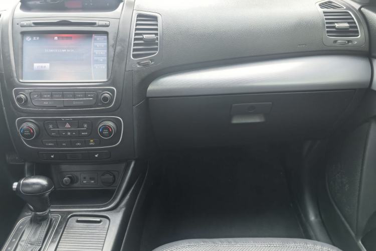 Used Kia Sorento 2013 2.4L 5-seat Gasoline Luxury Edition Interior 13