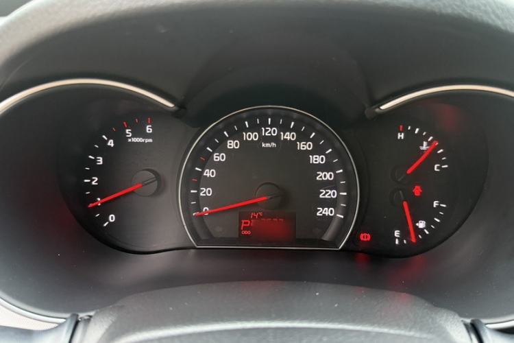 Used Kia Sorento 2013 2.2T 7-seat Diesel Comfort Edition Interior 2