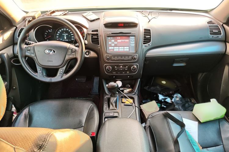Used Kia Sorento 2013 2.2T 7-seat Diesel Luxury Edition Interior 2