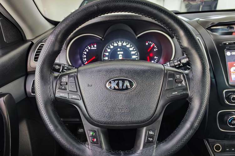 Used Kia Sorento 2013 2.4L 7-Seater Gasoline Luxury Version China IV Standard Interior 2