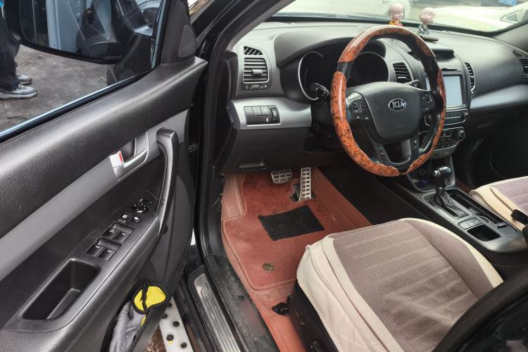 Used Kia Sorento 2013 2.2T 5-Seater Diesel Supreme Edition Interior 3
