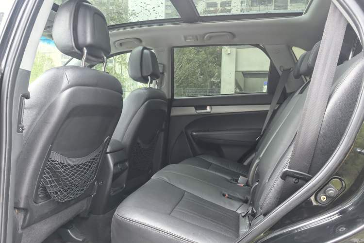 Used Kia Sorento 2013 2.4L 5-seat Gasoline Luxury Edition Interior 3