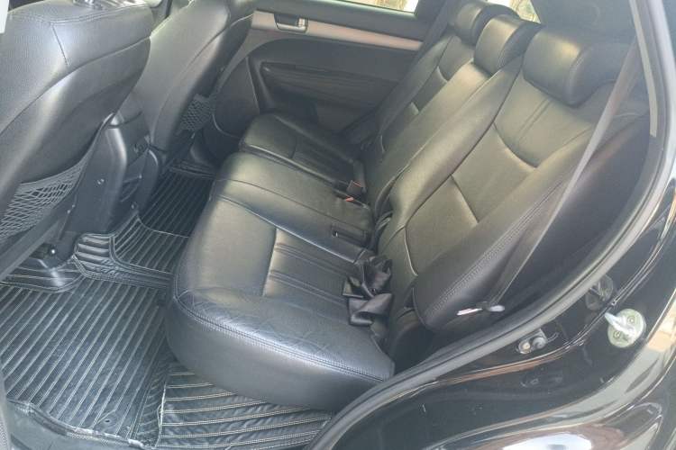 Used Kia Sorento 2013 2.4L 7-Seater Gasoline Luxury Version China IV Standard Interior 4