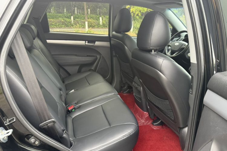 Used Kia Sorento 2013 2.2T 7-seat Diesel Comfort Edition Interior 8