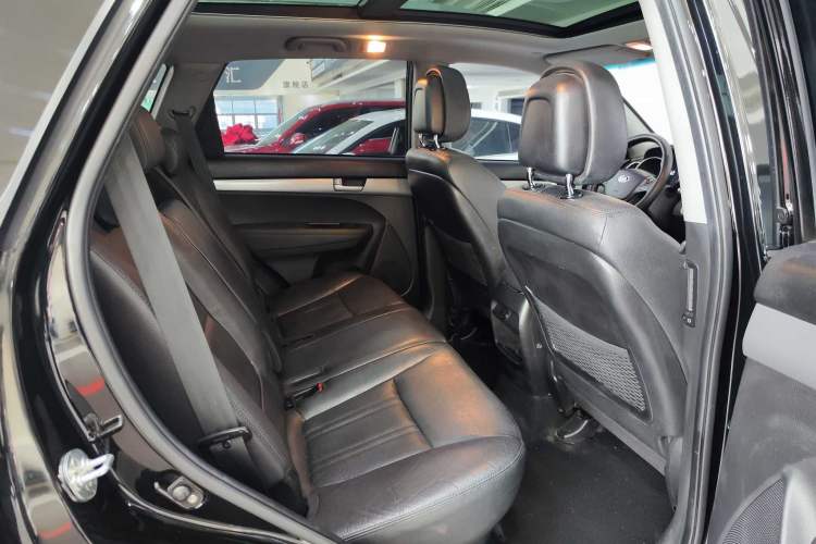 Used Kia Sorento 2013 2.4L 7-Seater Gasoline Luxury Version China IV Standard Interior 8